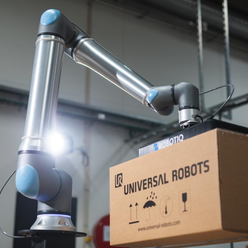 UR Cobot Integrator